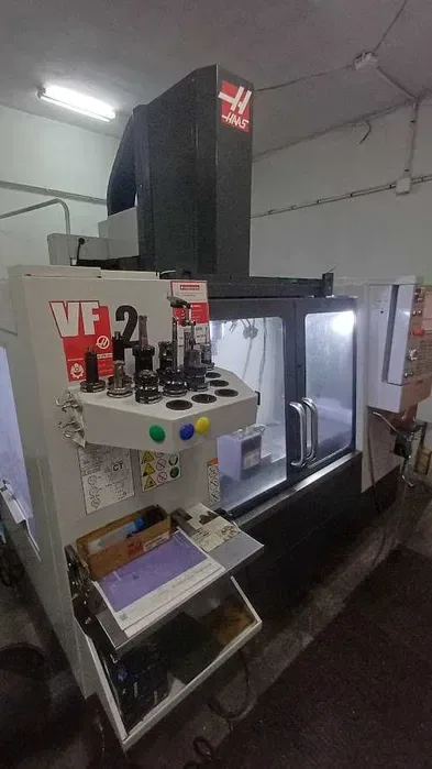 Frezarka CNC HAAS VF-2 z 2019 roku, bogate wyposażenie