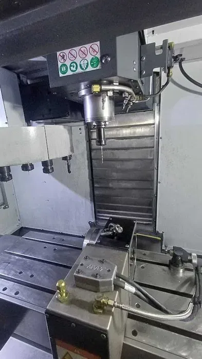 Frezarka CNC HAAS VF-2 z 2019 roku, bogate wyposażenie