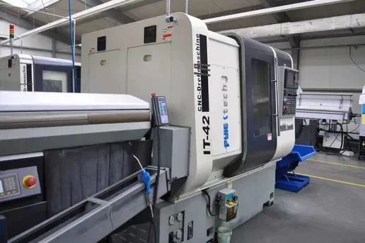 Tokarka CNC QuickTech iT-42 z Y-osią i podajnikiem Barload